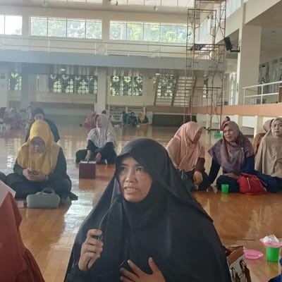 Pengajian Keluarga: Satu Langkah Lebih Dekat Dengan Al-Qur'an: Tadabbur Al-Qur'an Surah Al-Qamar Ayat 17